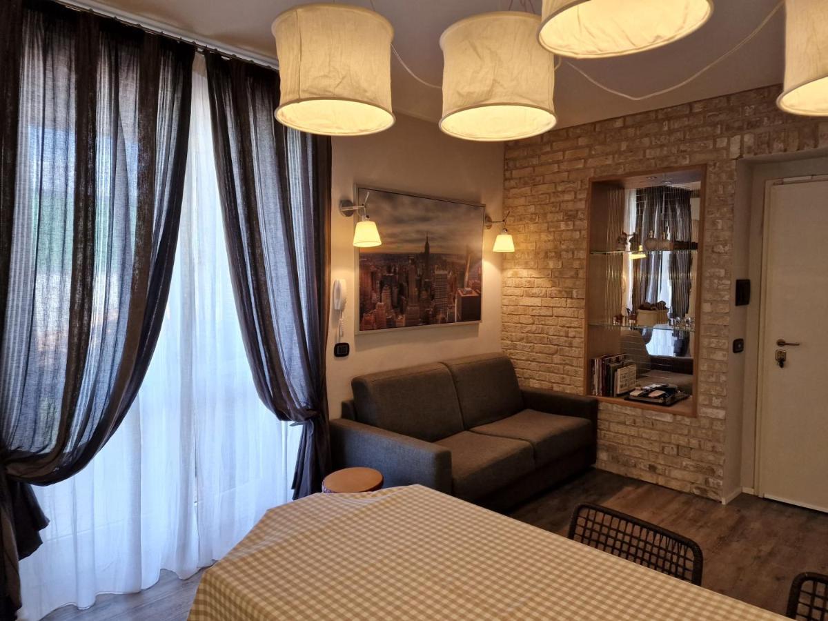 Desenzano Luxury Apartment ديسينسانو ديل غاردا المظهر الخارجي الصورة
