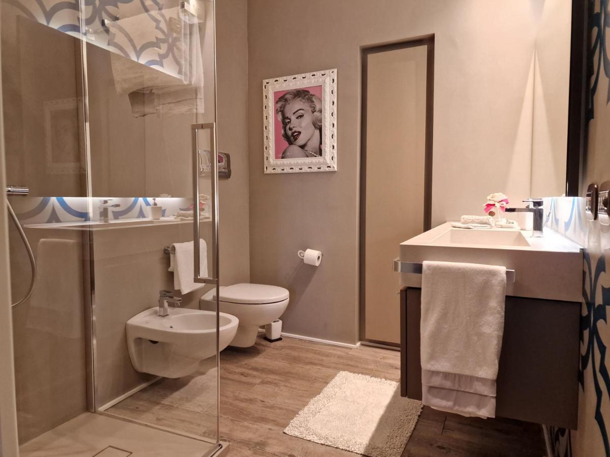Desenzano Luxury Apartment ديسينسانو ديل غاردا المظهر الخارجي الصورة